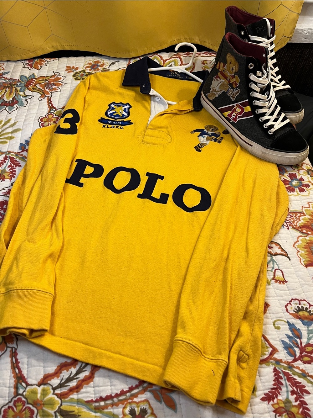 Polo jersey and sneakers set